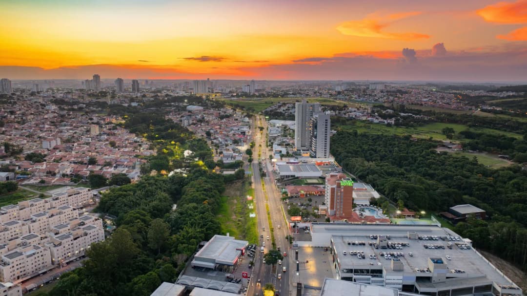 Indaiatuba vista do alto, no fim de tarde